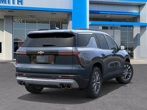 New 2026 Chevrolet Traverse LT w/ Sun and Wheel Package AWD/4WD image 4