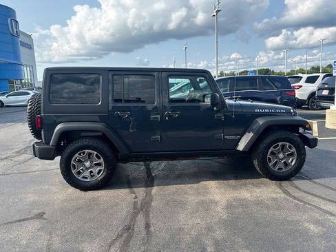 Used 2017 Jeep Wrangler Unlimited Rubicon w/ Connectivity Group AWD/4WD image 12