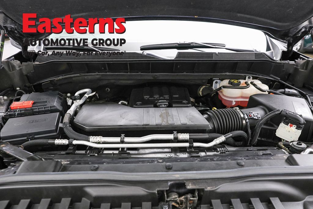 Used 2023 Chevrolet Silverado 1500 LT AWD/4WD image 9