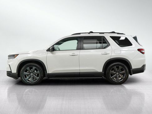 Used 2023 Honda Pilot Sport image 2