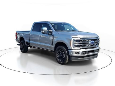 Used 2023 Ford F350 Platinum AWD/4WD image 2