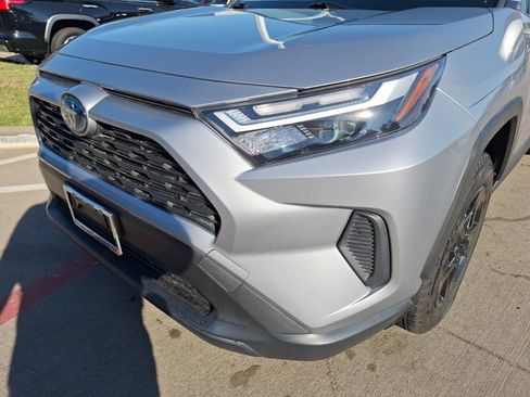 Used 2022 Toyota RAV4 XLE image 10