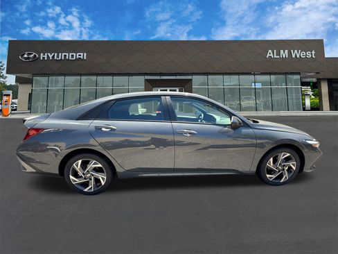 New 2025 Hyundai Elantra Sport image 4