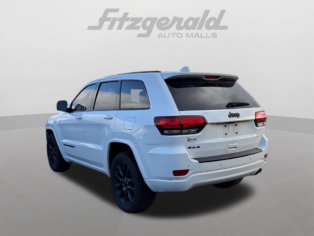 Used 2017 Jeep Grand Cherokee Altitude AWD/4WD image 6