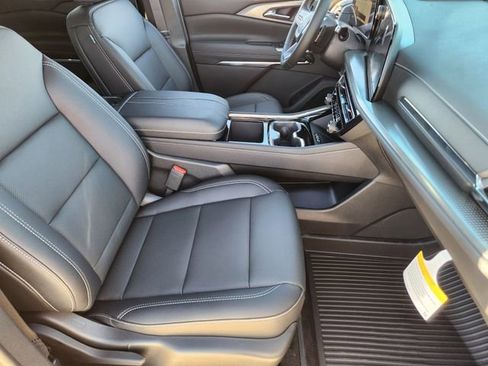 New 2026 Chevrolet Traverse LT w/ Driver Confidence Package FWD image 11