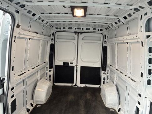 Used 2025 RAM ProMaster 2500 w/ Convenience Group FWD image 32