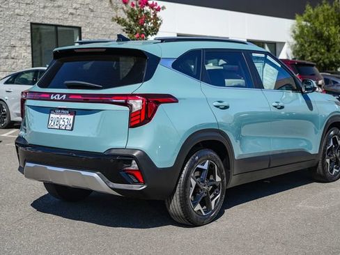 Certified 2025 Kia Seltos EX FWD image 9