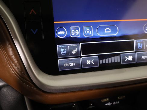 Used 2020 Subaru Outback Touring XT AWD/4WD image 7