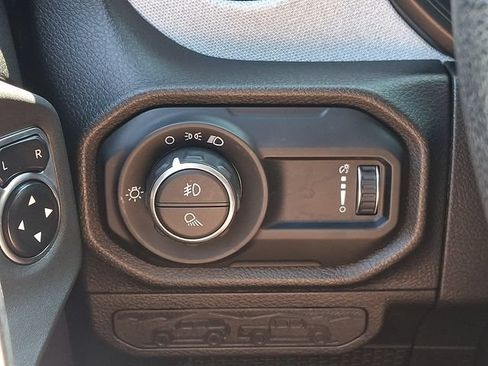 Used 2024 Jeep Gladiator Sport AWD/4WD image 29