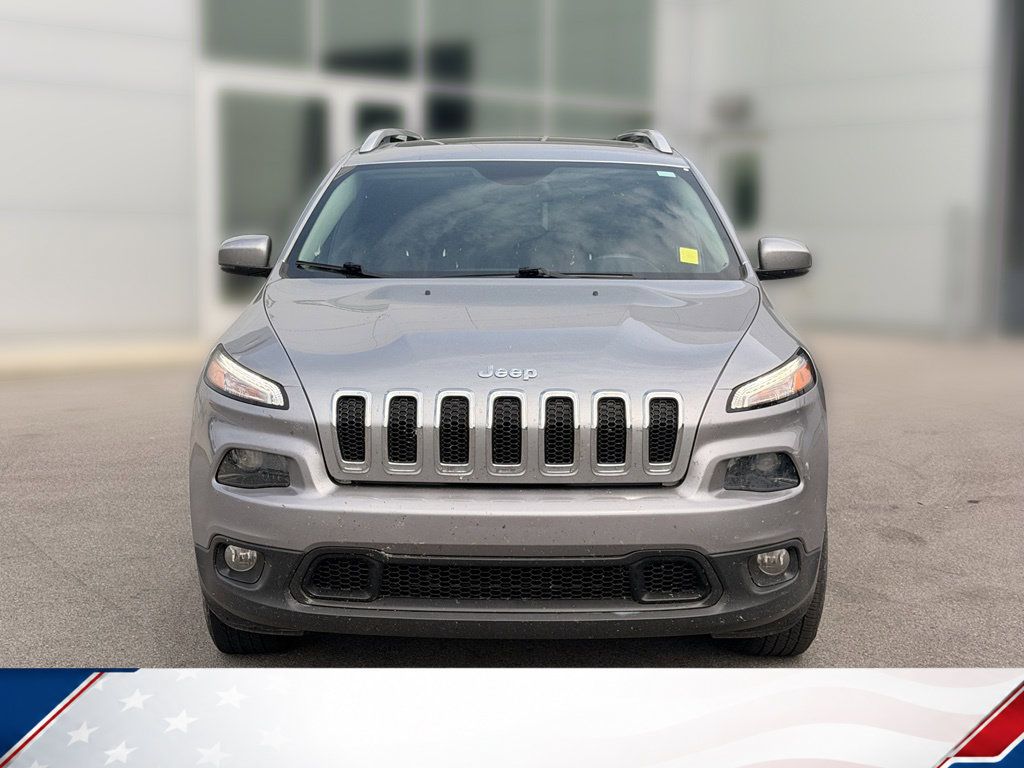 Used 2017 Jeep Cherokee Latitude w/ Comfort/Convenience Group AWD/4WD image 5