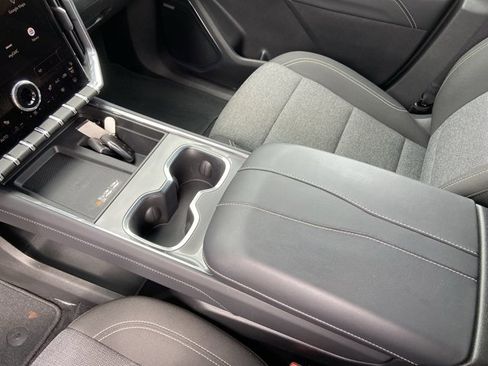 Used 2025 GMC Acadia Elevation image 23