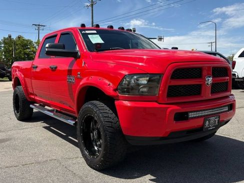 Used 2013 RAM 2500 Tradesman w/ Chrome Appearance Group AWD/4WD image 4