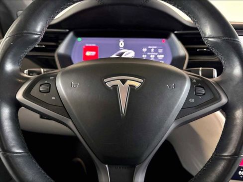 Used 2018 Tesla Model X 75D AWD/4WD image 18