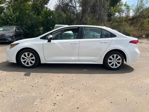 Used 2025 Toyota Corolla LE FWD image 2