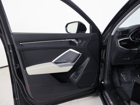 Used 2025 Audi Q3 2.0T Premium w/ Convenience Package image 22