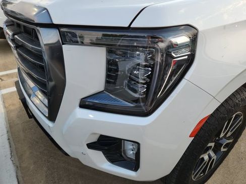 Used 2024 GMC Yukon AT4 w/ Technology Package AWD/4WD image 8