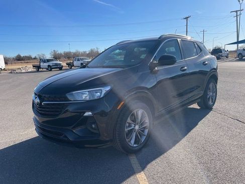Used 2022 Buick Encore GX Select w/ Sport Touring Package image 2