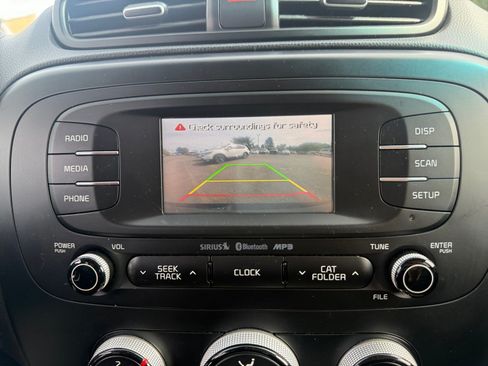 Used 2016 Kia Soul + FWD image 27