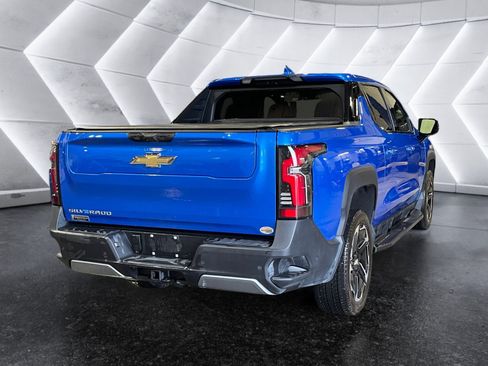 Used 2026 Chevrolet Silverado EV LT AWD/4WD image 6