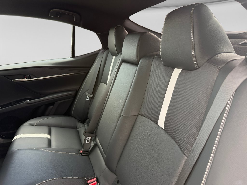 Used 2026 Toyota Camry SE FWD image 33