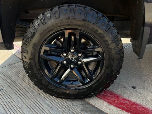 Used 2023 Chevrolet Silverado 1500 LT Trail Boss w/ Protection Package AWD/4WD image 9