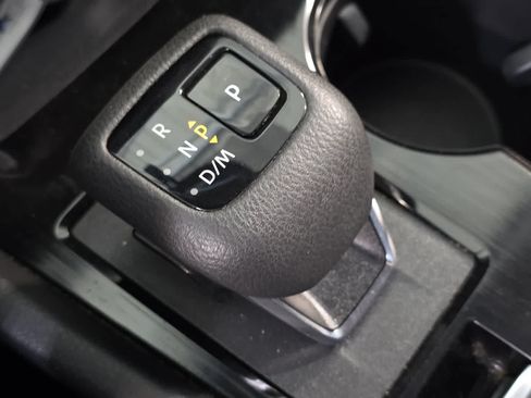 Used 2025 Nissan Rogue SV FWD image 23
