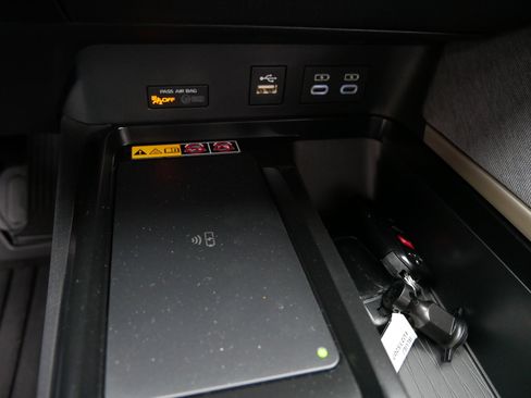 Used 2026 Toyota Camry LE image 28