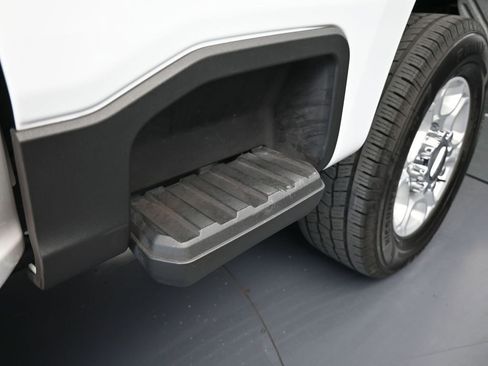 Used 2025 Ford F250 XLT image 36