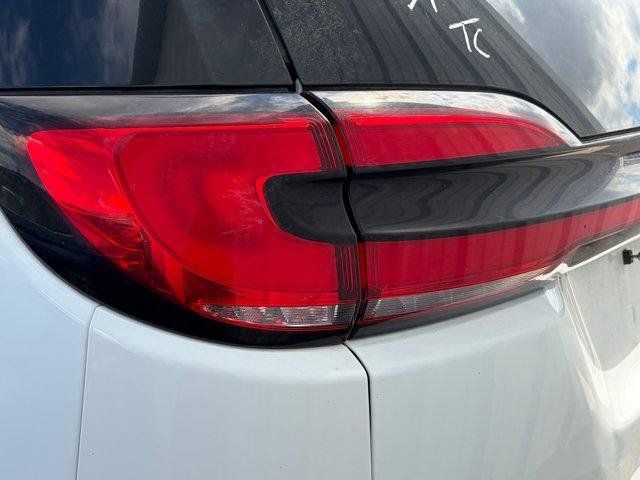 Used 2023 Chrysler Pacifica Limited FWD image 9
