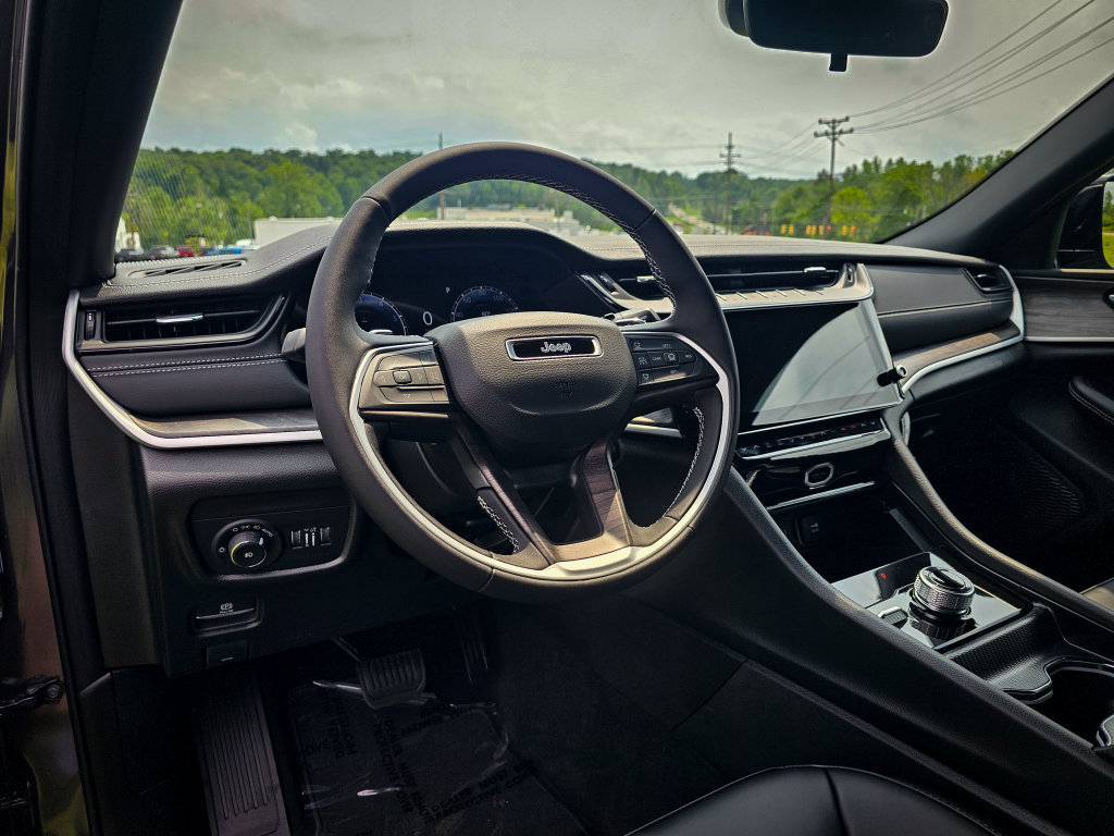 New 2026 Jeep Grand Cherokee Limited AWD/4WD image 14