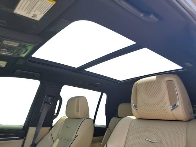 Used 2021 Cadillac Escalade Premium Luxury AWD/4WD image 7