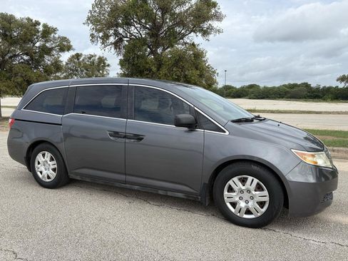 Used 2011 Honda Odyssey LX image 49