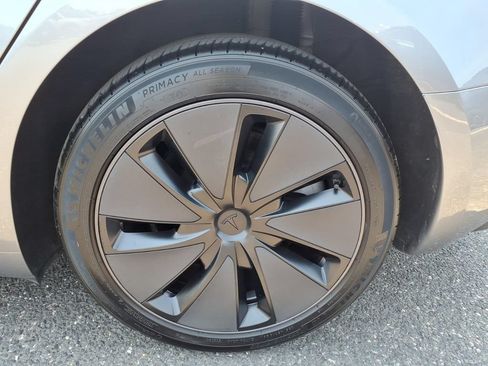Used 2025 Tesla Model 3 Long Range AWD/4WD image 15