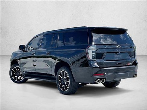 Used 2025 Chevrolet Suburban RST w/ Comfort Package RWD image 13