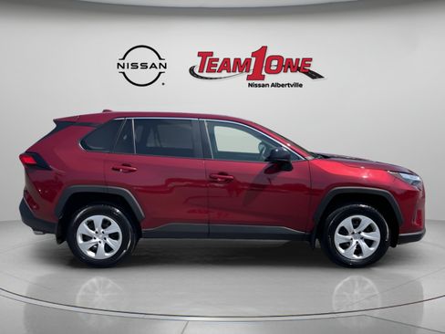 Used 2024 Toyota RAV4 LE FWD image 9