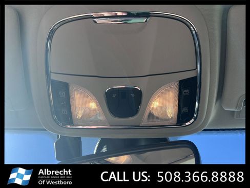 Used 2022 Jeep Cherokee Latitude w/ Sun & Sound Group image 29