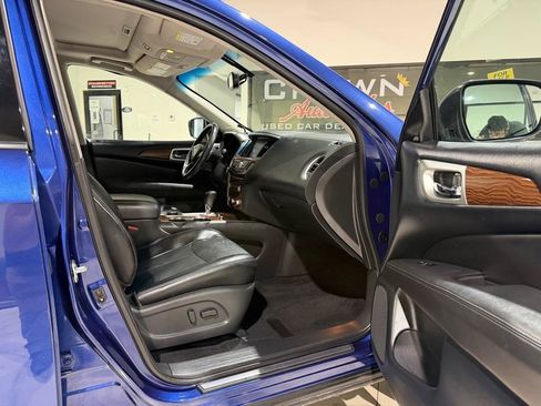Used 2018 Nissan Pathfinder Platinum w/ Cargo Package AWD/4WD image 15