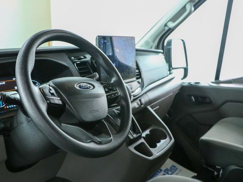 Used 2025 Ford Transit 350 XLT RWD image 22