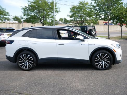 Used 2023 Volkswagen ID.4 Pro S Plus AWD/4WD image 8