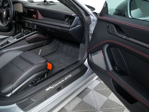 Certified 2025 Porsche 911 Carrera GTS image 22
