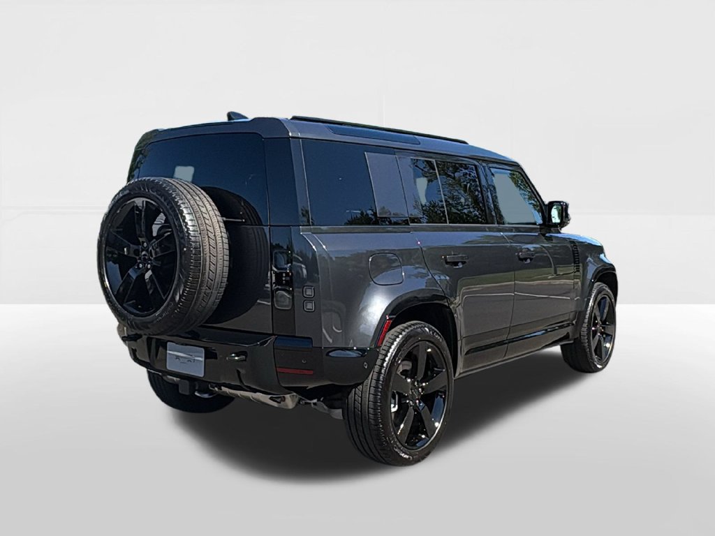 Used 2026 Land Rover Defender 110 X-Dynamic SE AWD/4WD image 5