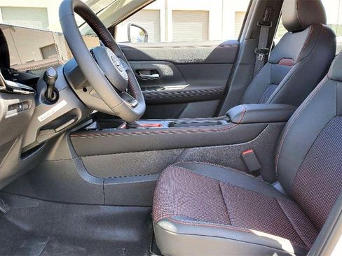 New 2025 Nissan Kicks SR image 7