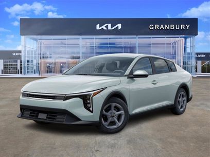 New 2025 Kia K4 LXS