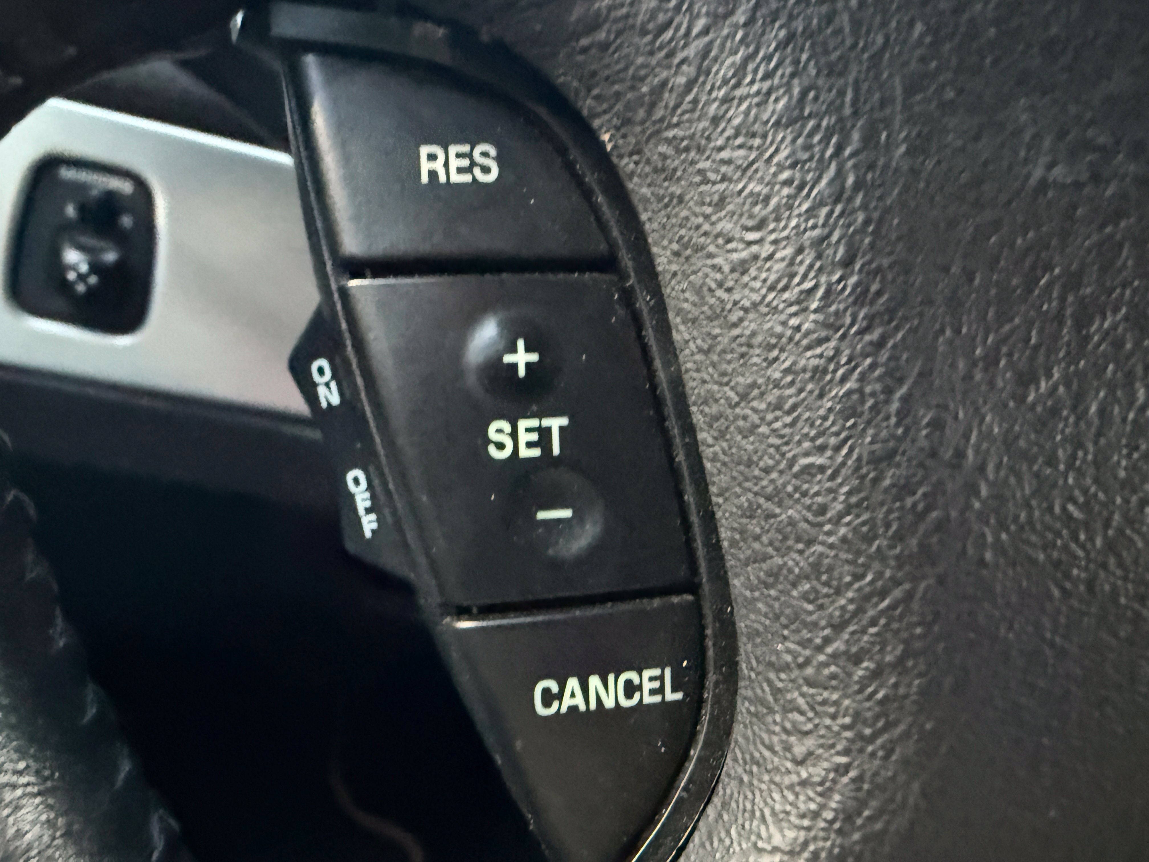 Used 2005 Ford Thunderbird RWD image 12