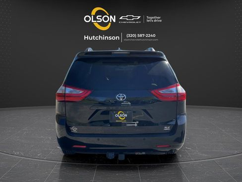 Used 2017 Toyota Sienna XLE w/ XLE Navigation Package AWD/4WD image 8