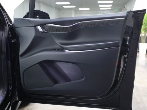 Used 2016 Tesla Model X 75D image 29