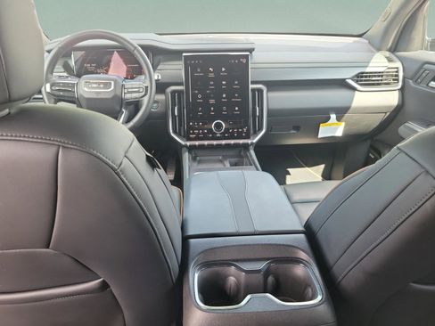 Used 2024 GMC Acadia AT4 w/ Luxury Package AWD/4WD image 7