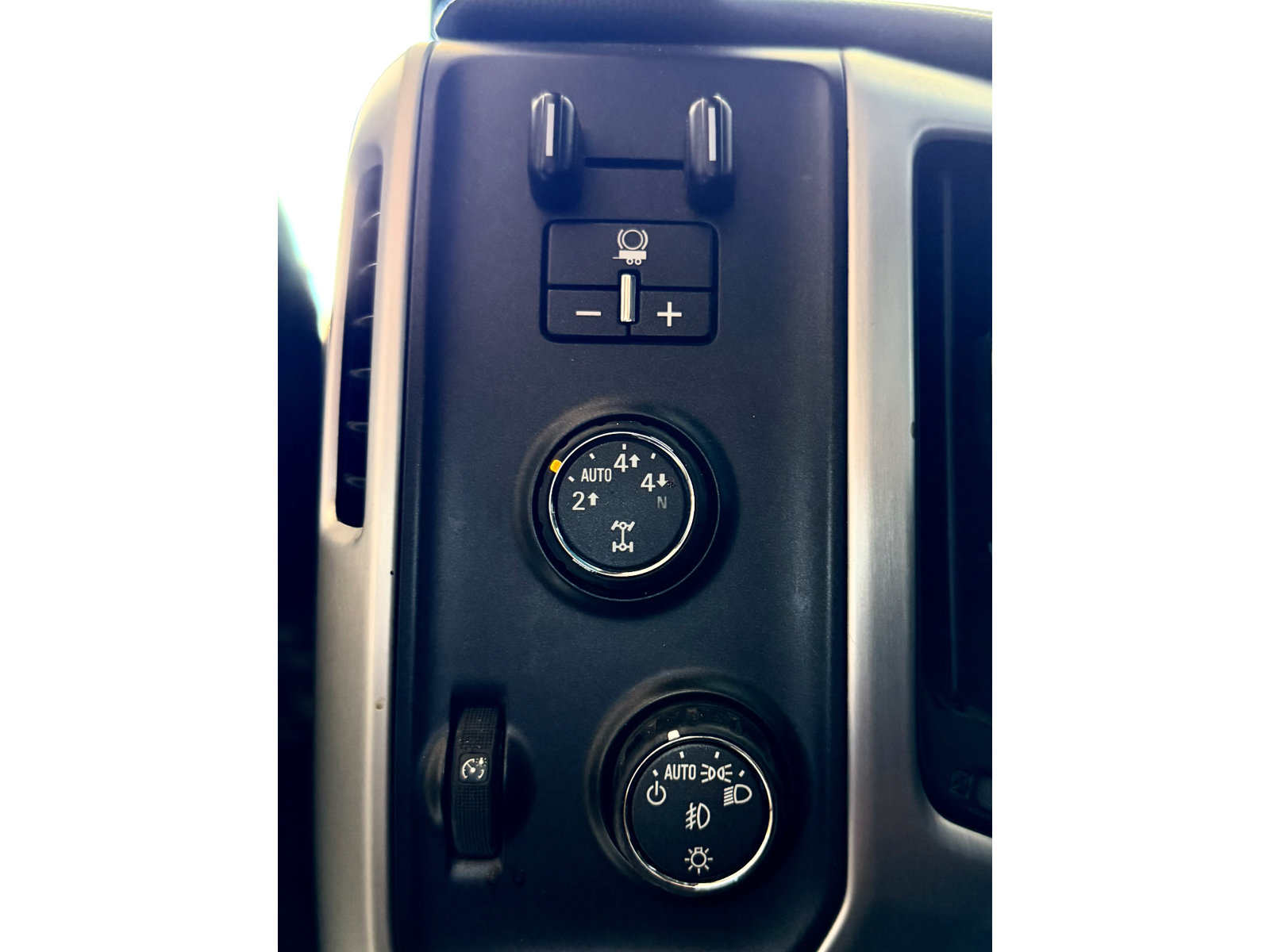 Used 2016 GMC Sierra 1500 SLE w/ Suspension Package, Off-Road AWD/4WD image 23
