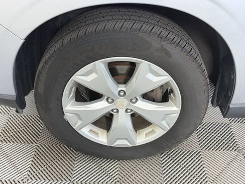 Used 2016 Subaru Forester 2.5i Limited AWD/4WD image 8