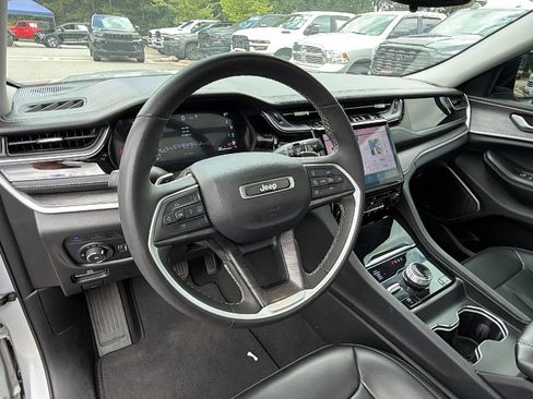 Used 2023 Jeep Grand Cherokee 4WD 4xe image 24